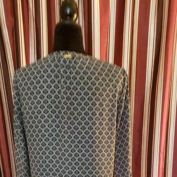 Ivanka Trump Top - Picture 3 of 7